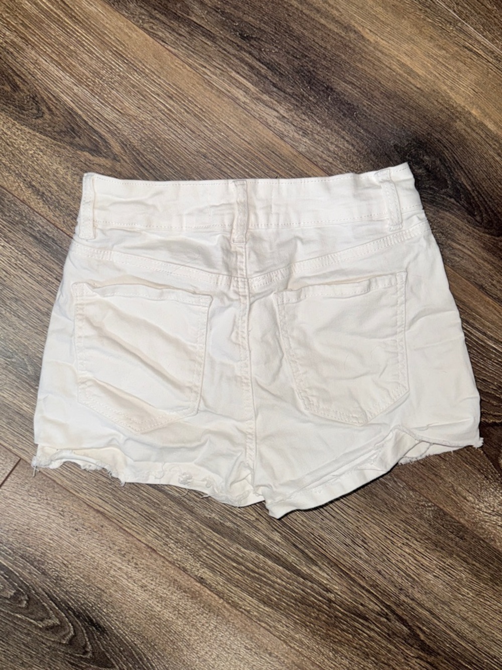 White refuge Denim Shorts new - Picture 2 of 3